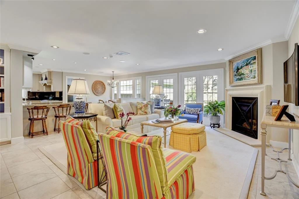 Photo of 802 W Forest Drive