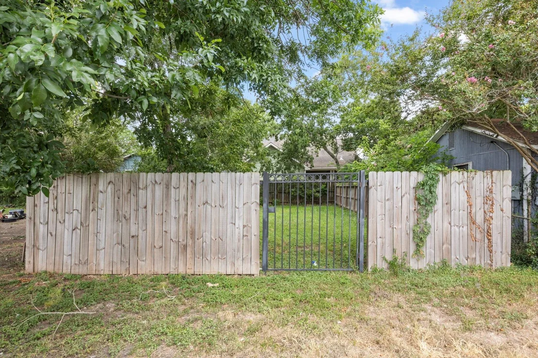 Photo of 804 Ferry Street