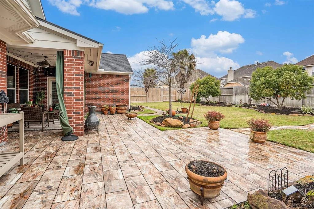 Photo of 601 White Oak Pointe