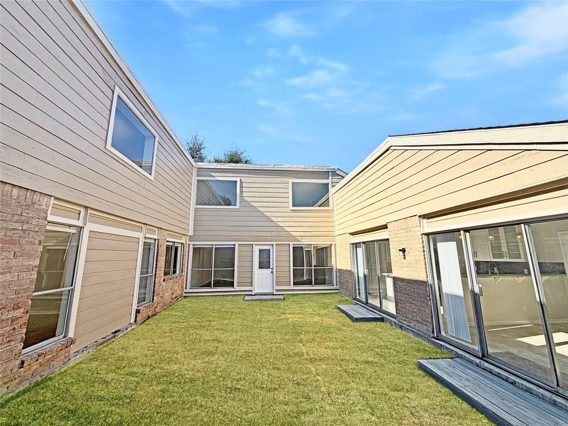 Photo of 6111 Ogden Forest Drive
