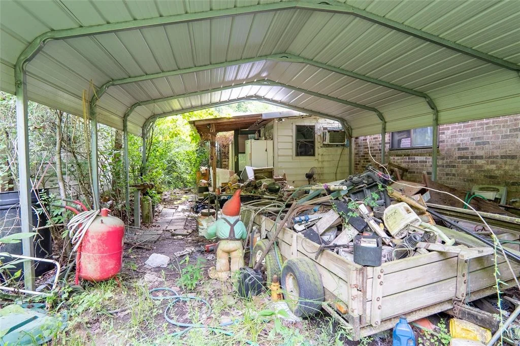 Photo of 21981 White Oak Drive