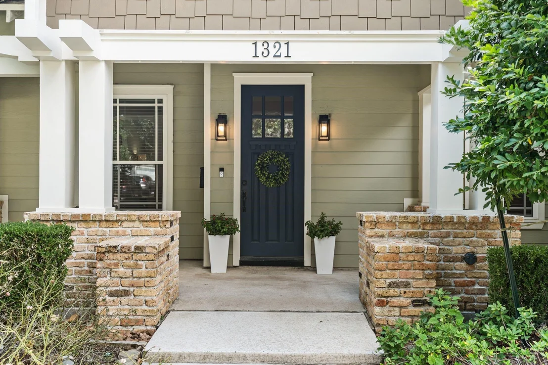 Photo of 1321 Chamboard Lane