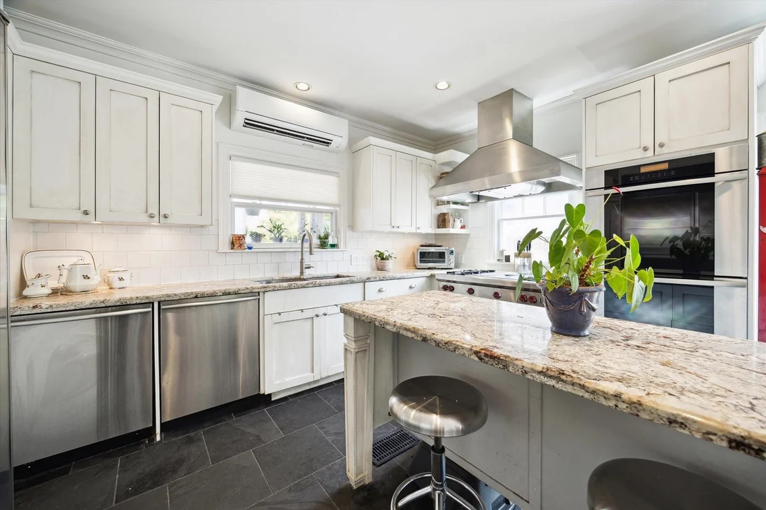 Photo of 1755 Kipling Street