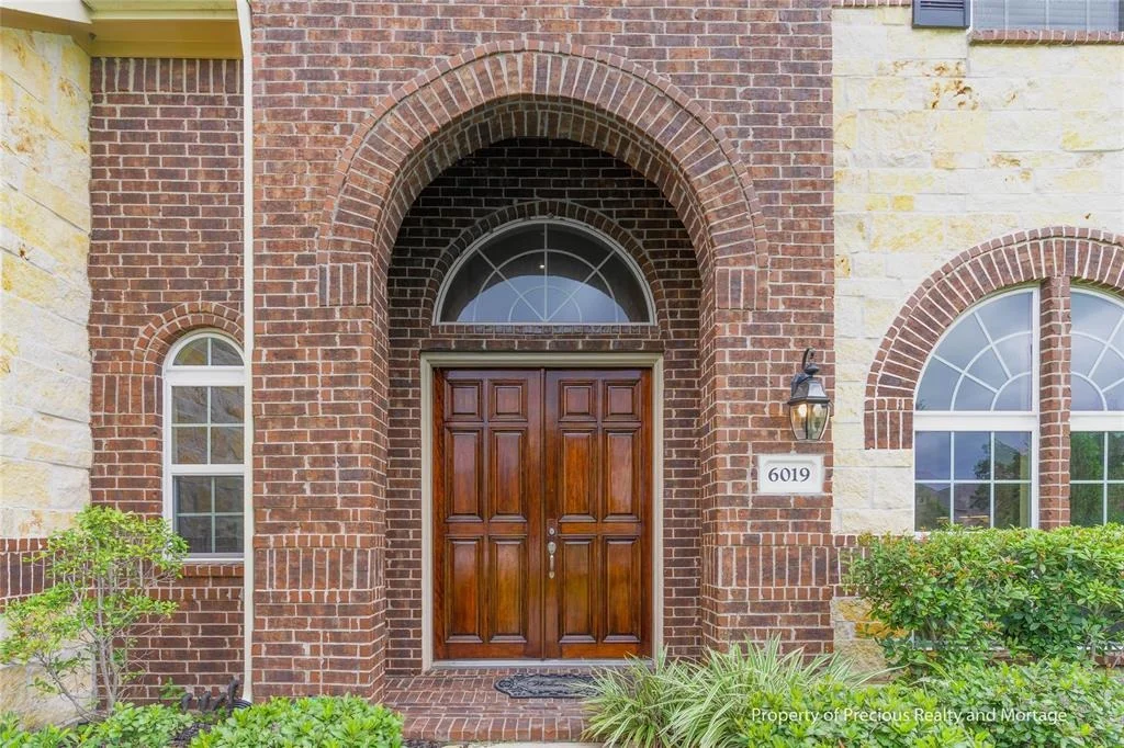 Photo of 6019 Green Meadows Lane