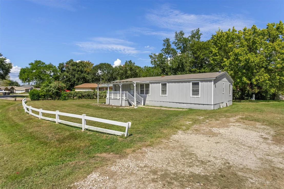 Photo of 14260 Shadow Bay Drive