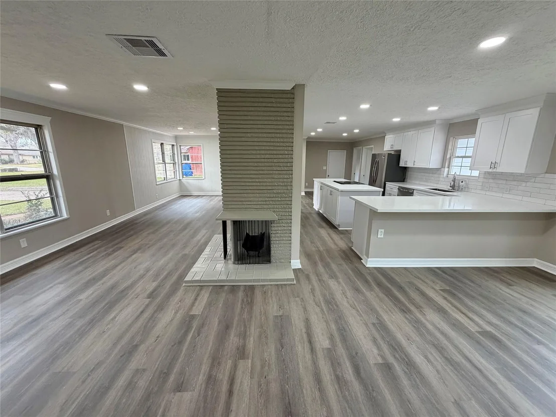 Photo of 306 Oak Drive