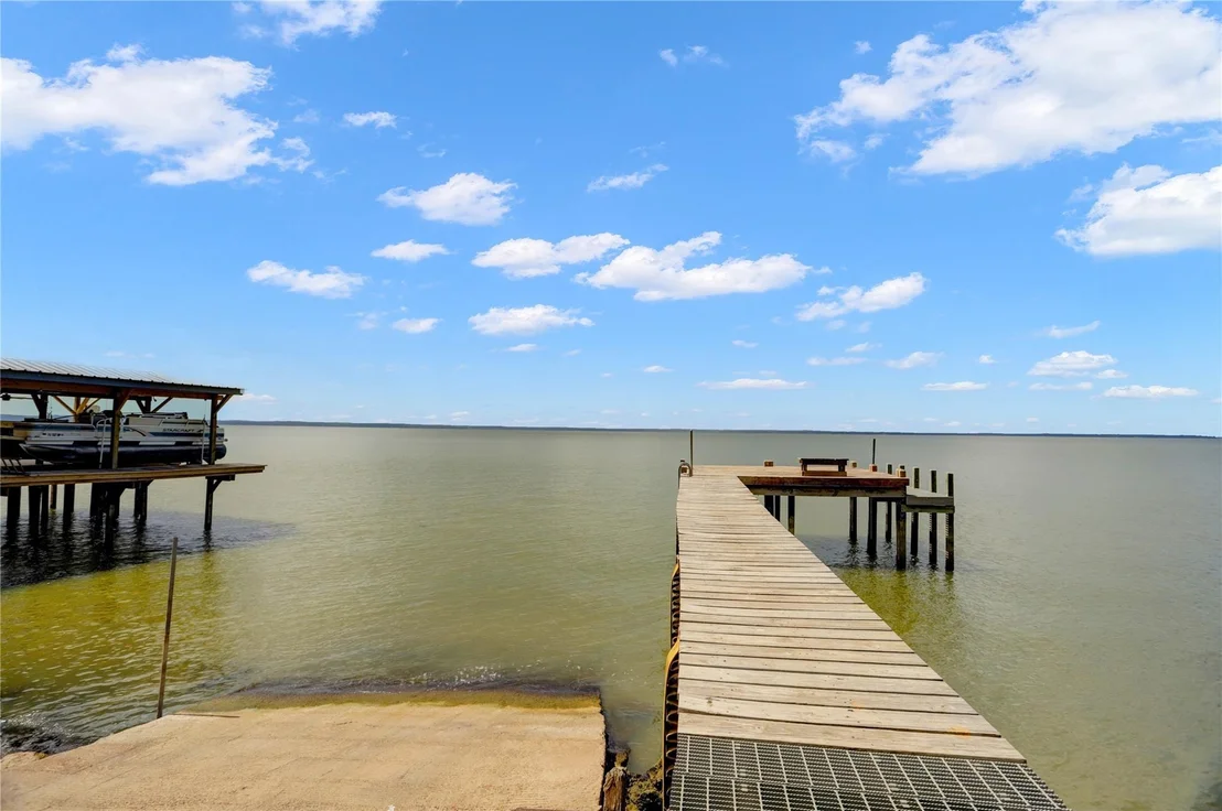 Photo of 261 Commodore Drive