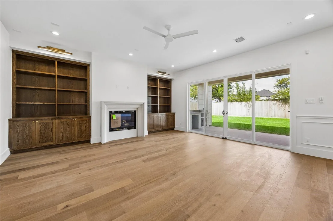 Photo of 1726 Chantilly Lane