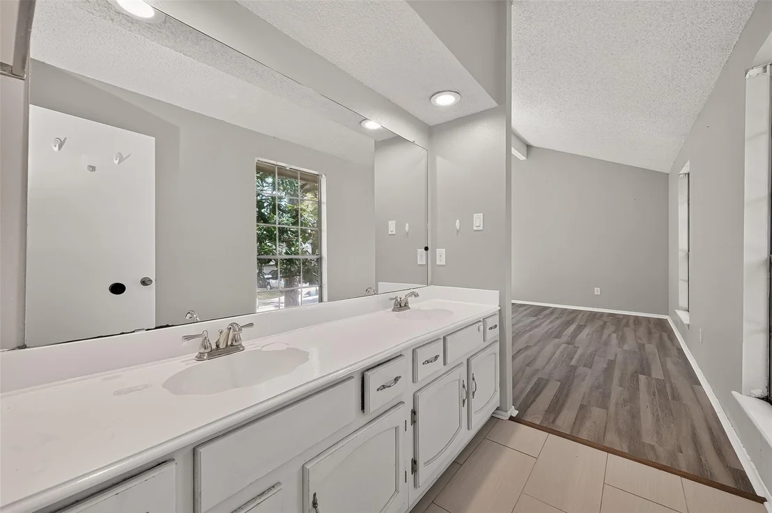 Photo of 25310 Mill Pond Lane