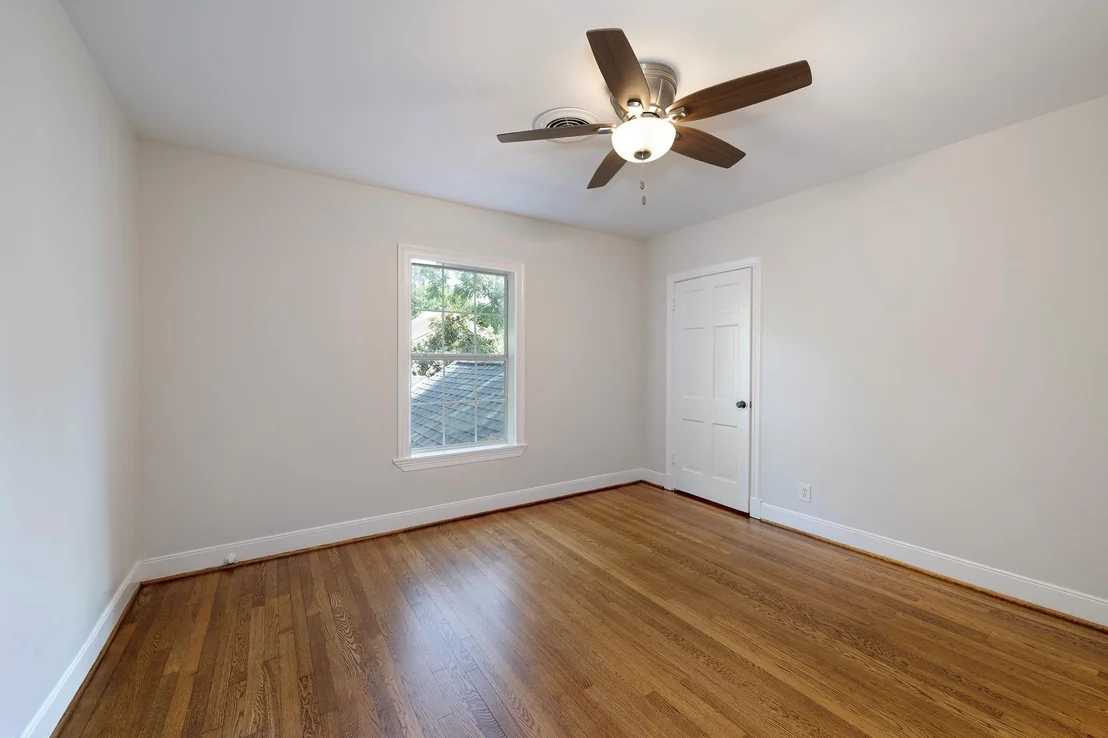 Photo of 1832 Albans Road