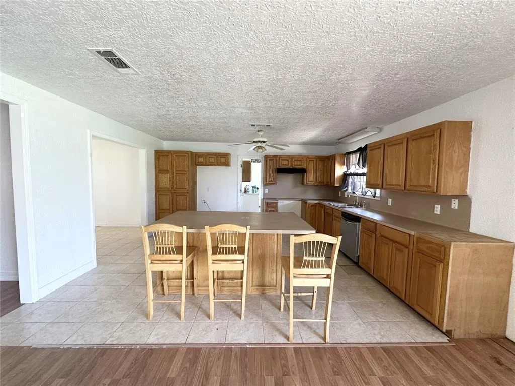 Photo of 1045 Cook Road