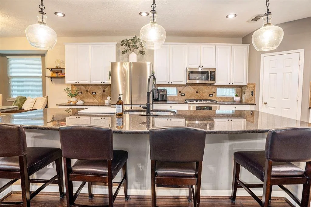 Photo of 601 White Oak Pointe