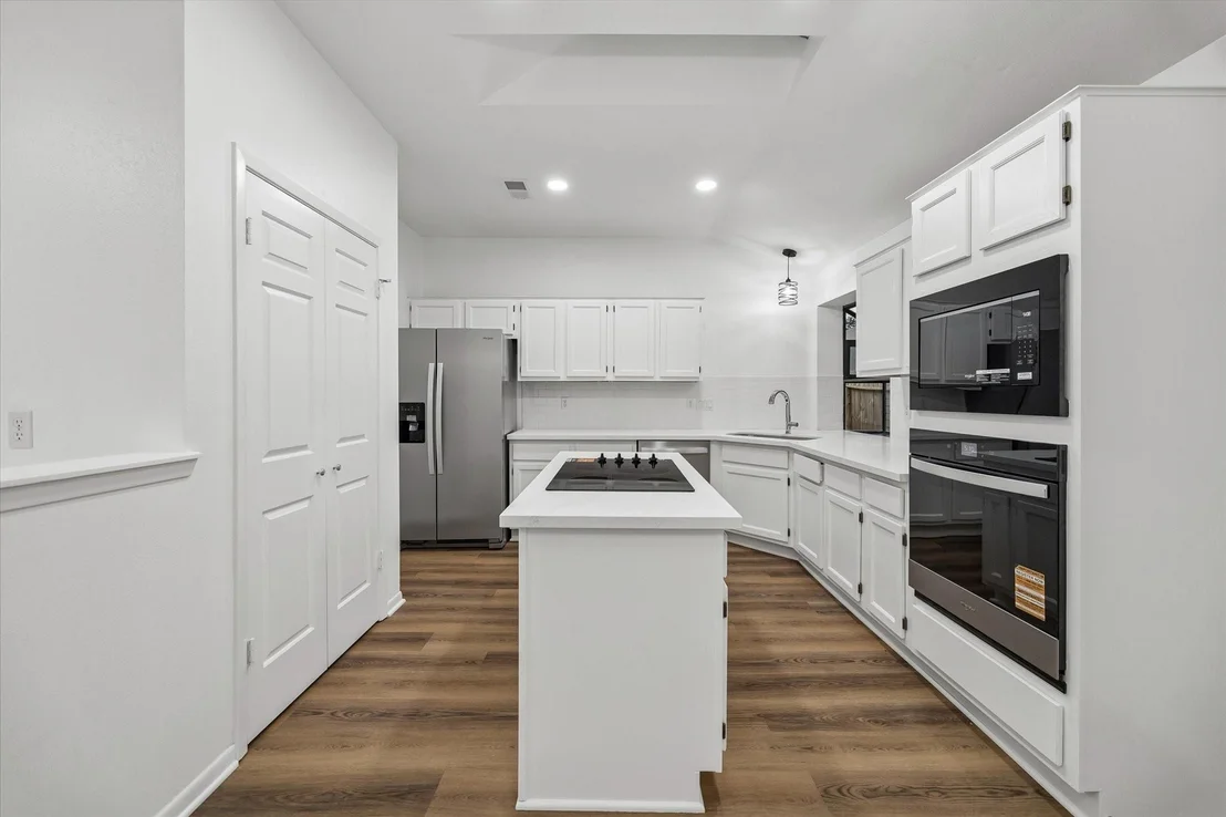 Photo of 14718 Cedar Isle Drive