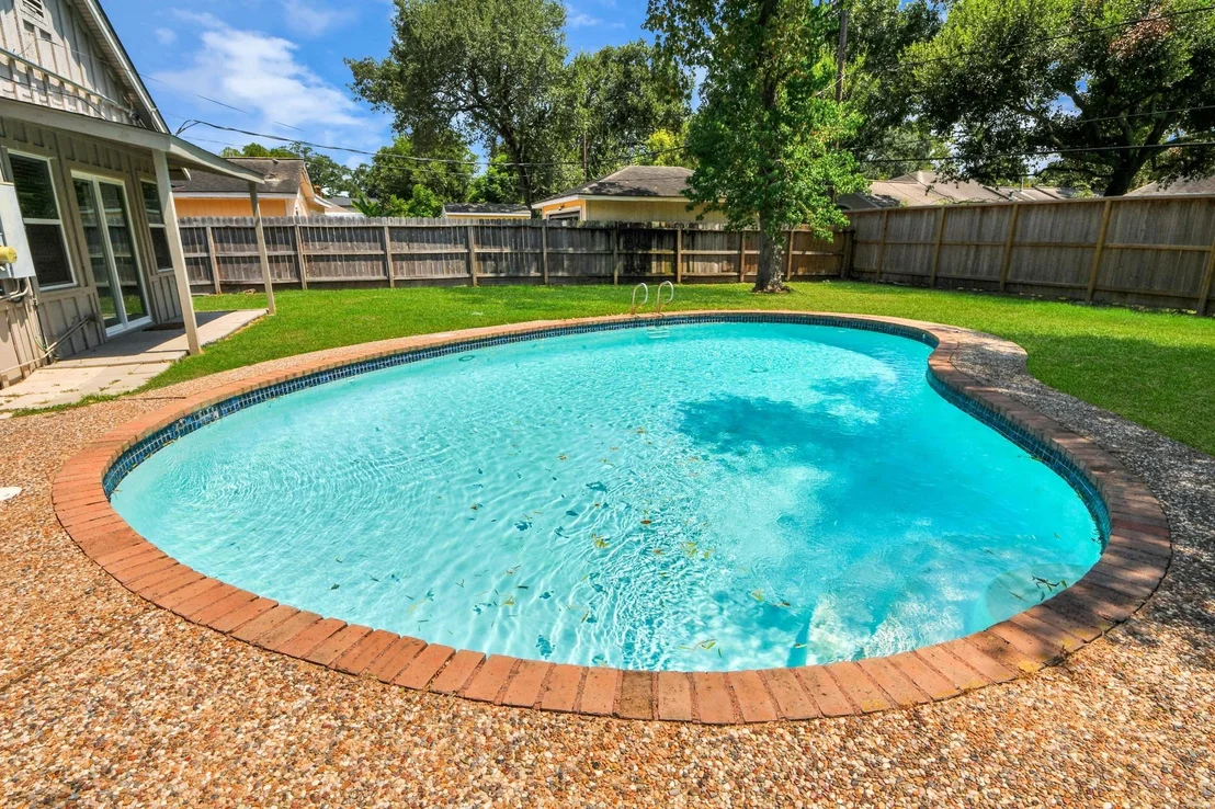Photo of 5139 Beechnut Street