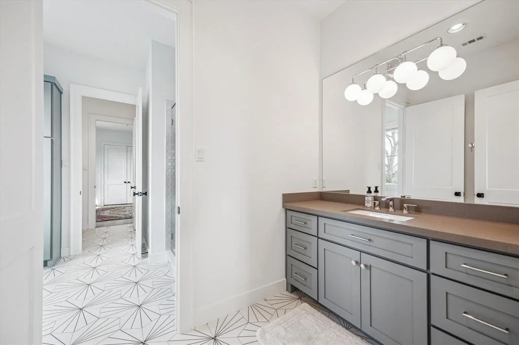 Photo of 307 Aurora Street