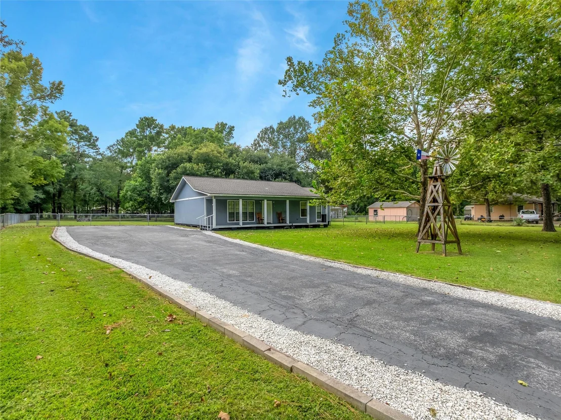 Photo of 207 Lone Pine Drive