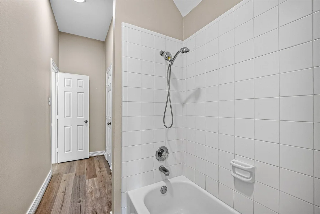 Photo of 3023 Brookview Drive