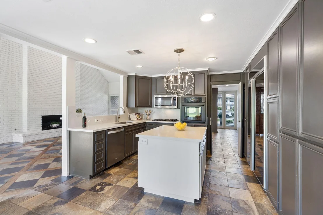 Photo of 6003 Bermuda Dunes Drive