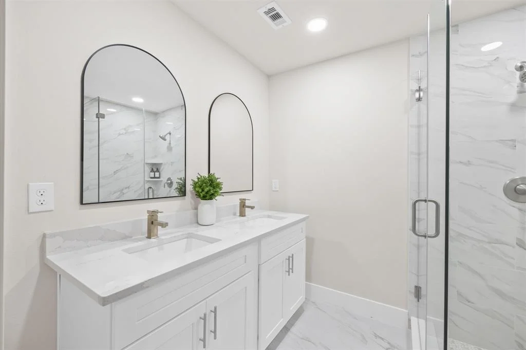 Photo of 160 Greenleaf Lane