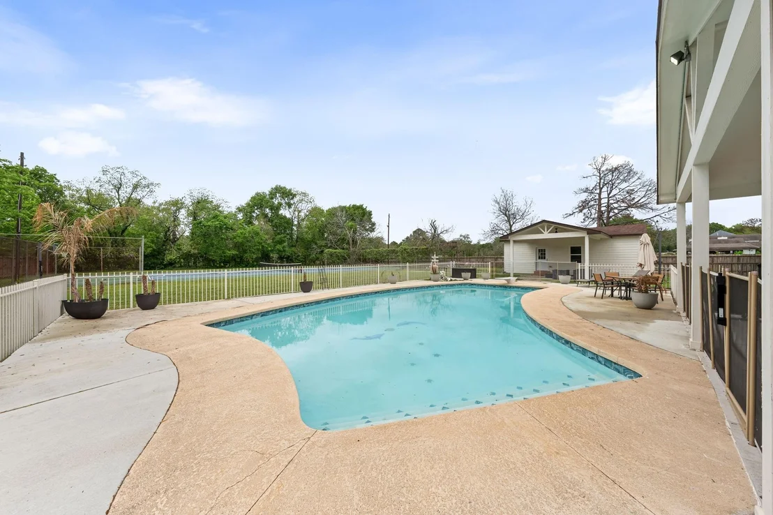 Photo of 8800 Brae Acres Road