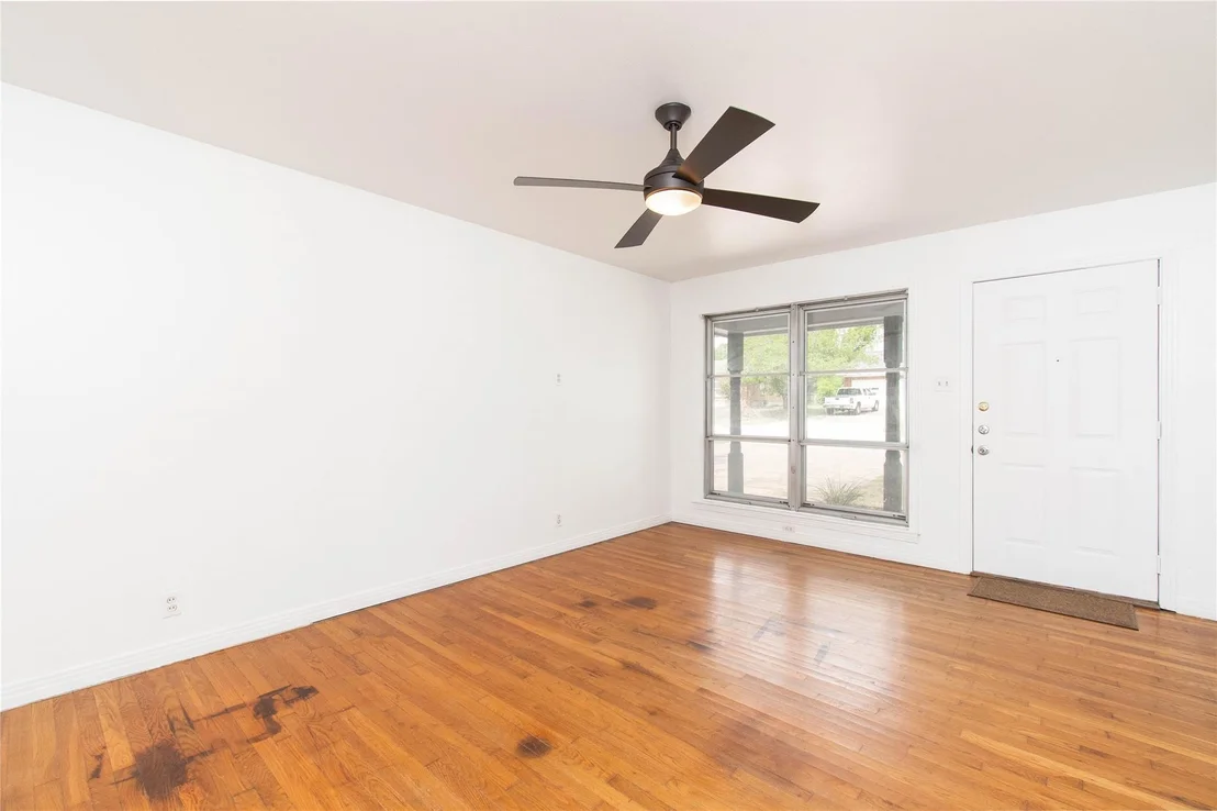 Photo of 301 E Walker Avenue