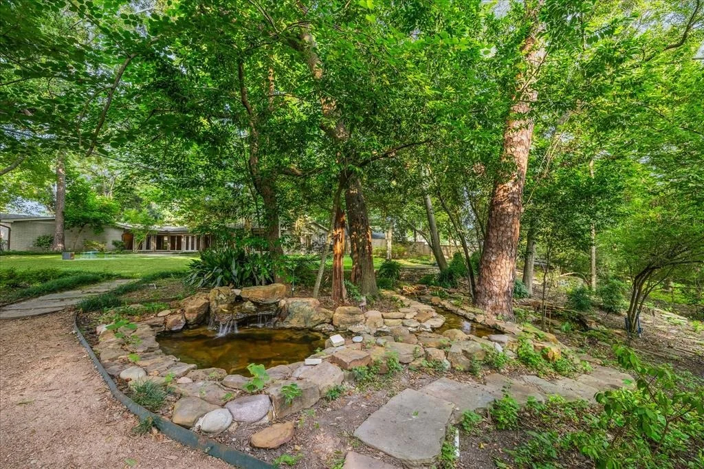 Photo of 323 Electra Drive