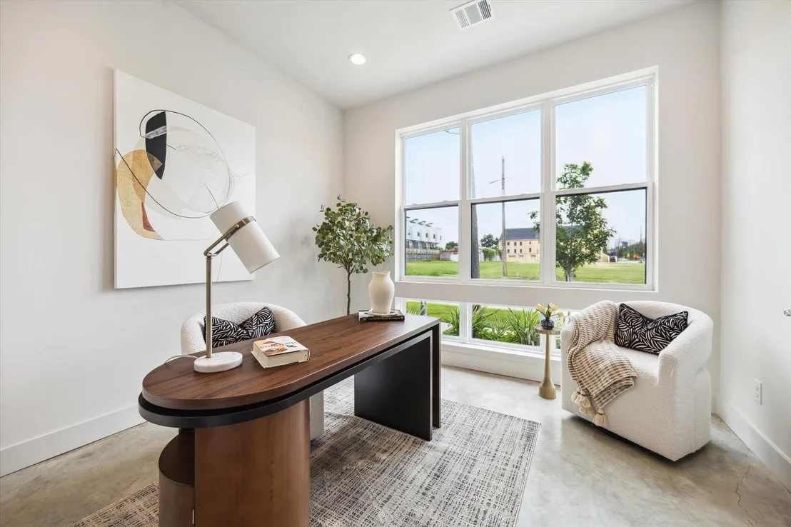 Photo of 2121 Emancipation Avenue