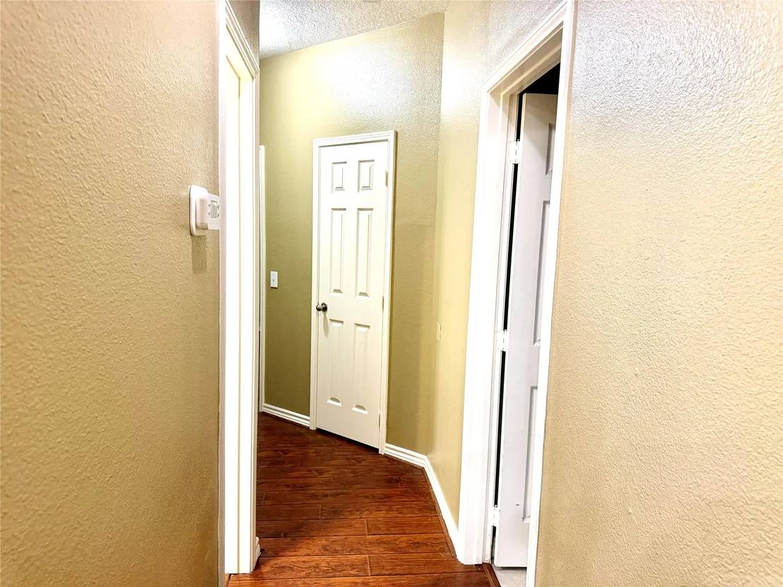 Photo of 4914 Surrey Park Circle