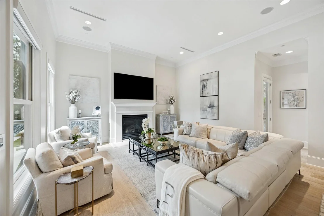 Photo of 711 Timber Hill Drive