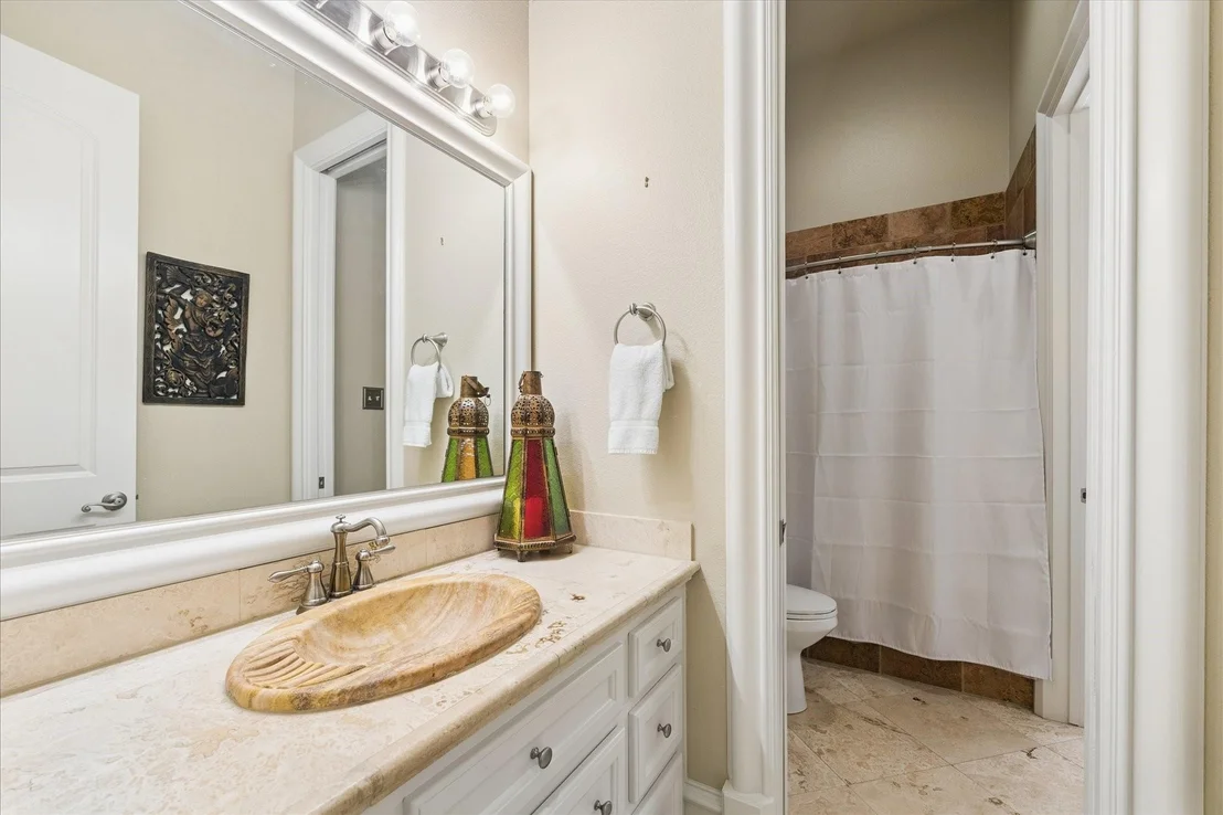 Photo of 6810 Anthonia Lane