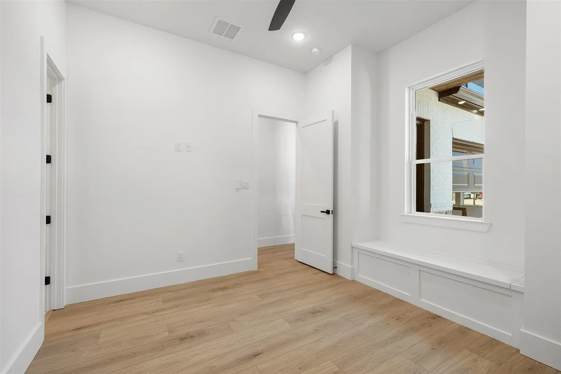 Photo of 258 Pinerock Lane