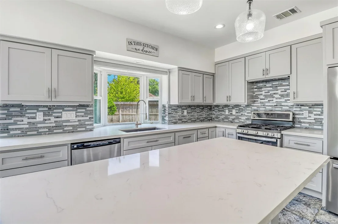 Photo of 24818 Lakebriar Drive