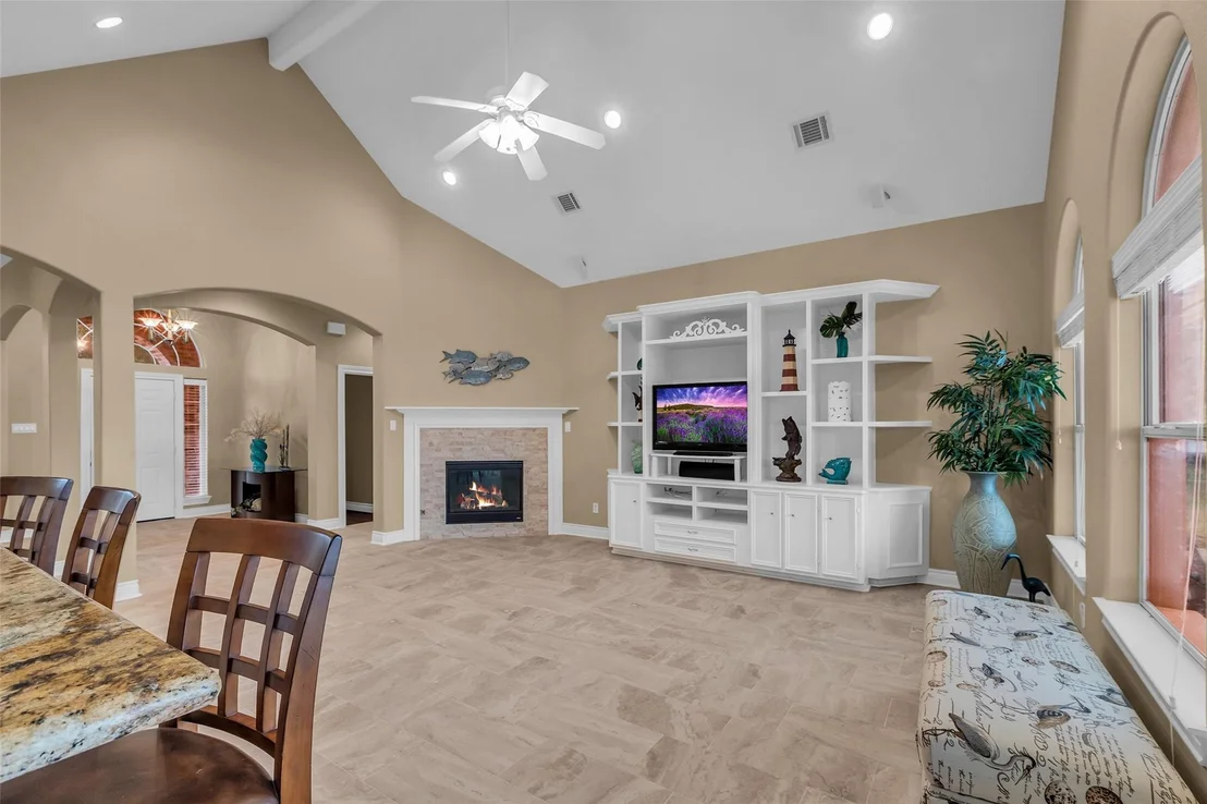 Photo of 14030 Shoreline Drive