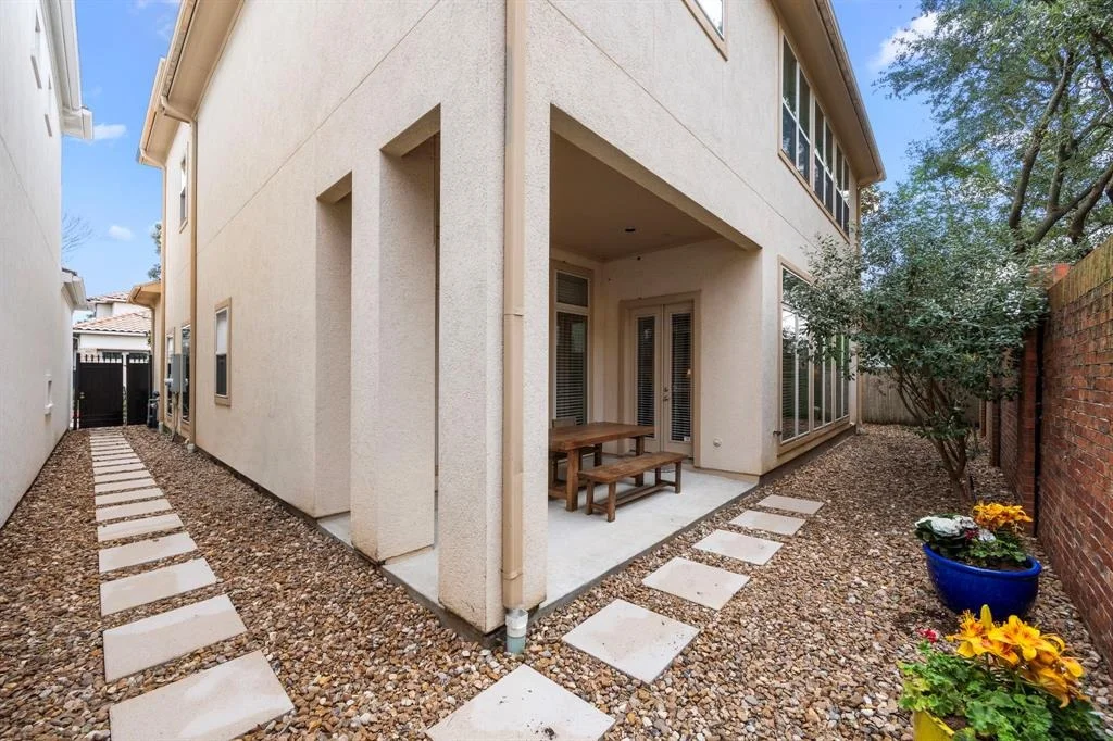Photo of 2627 Tudor Manor