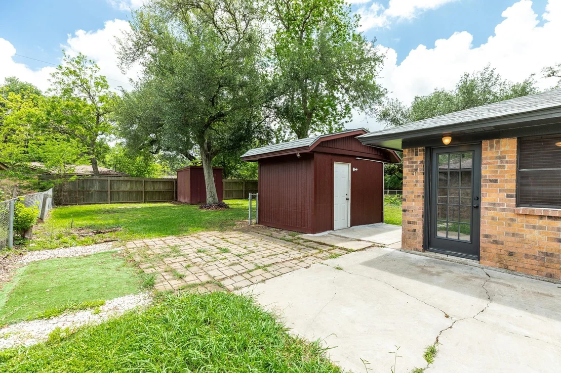 Photo of 108 Avenue E