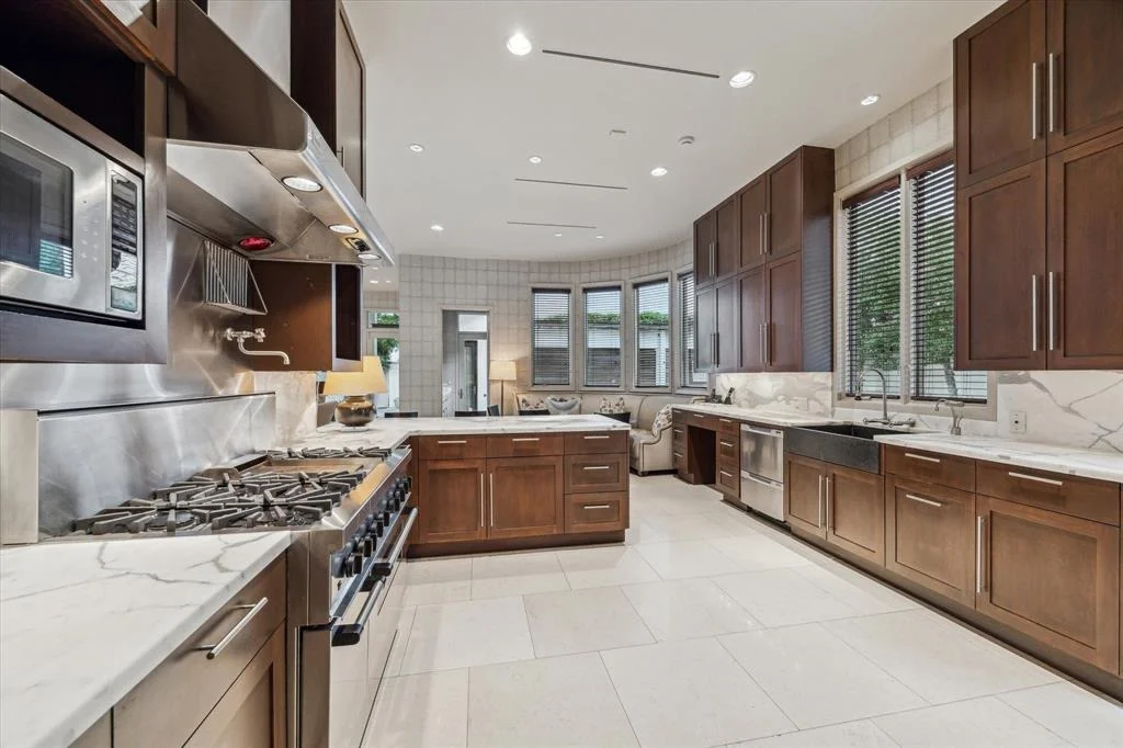 Photo of 2949 Chevy Chase Drive