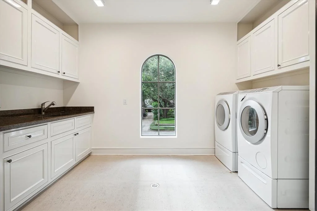 Photo of 5309 Cherokee Street