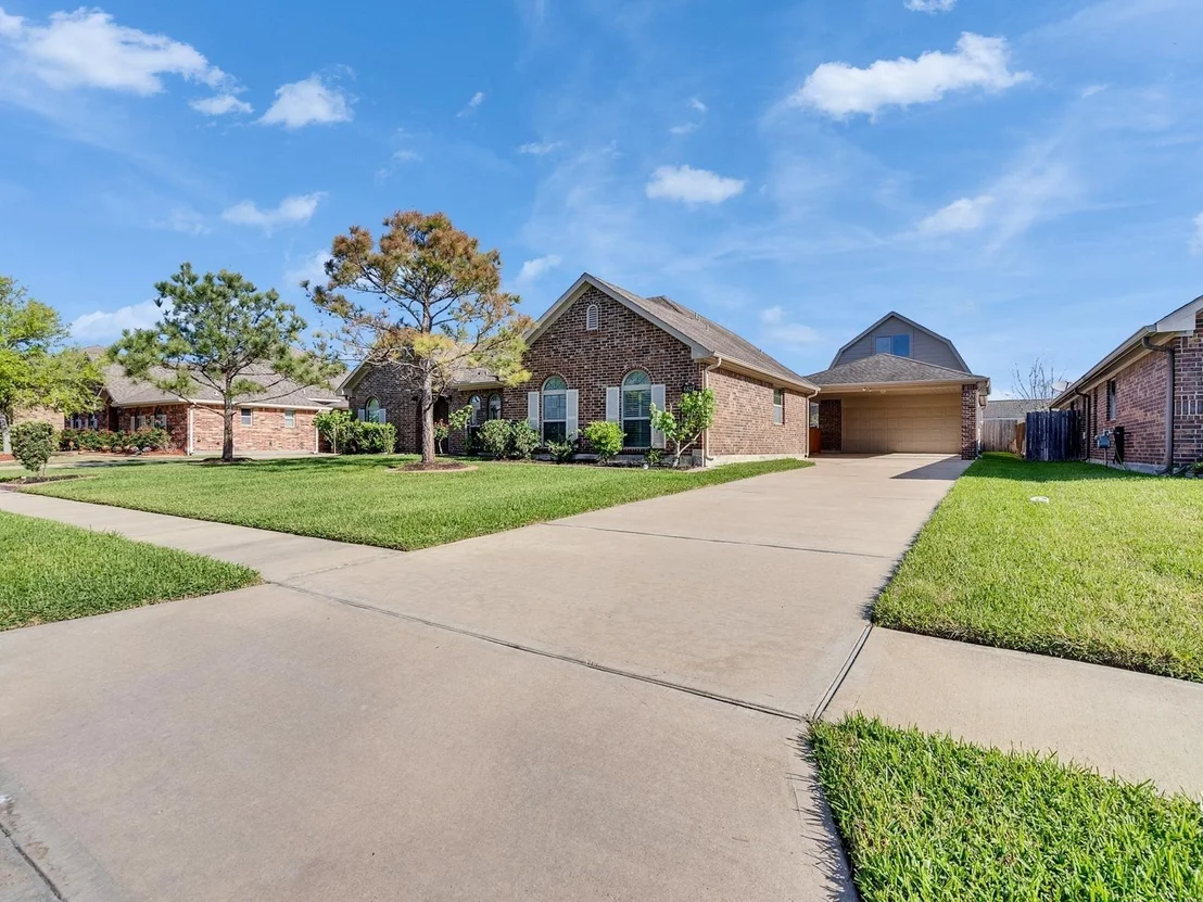 Photo of 6827 Davy Crockett Drive