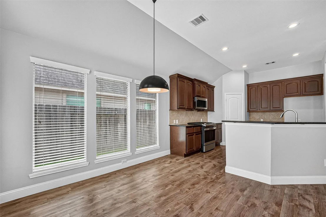 Photo of 5606 Walnut Glen Lane