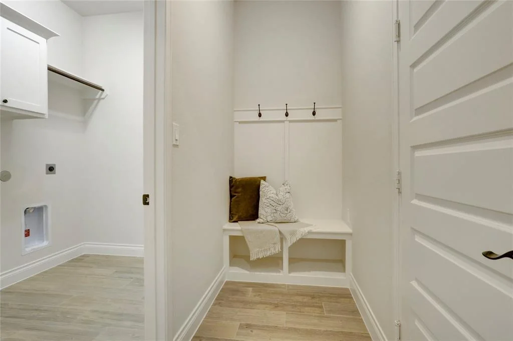 Photo of 10302 Terra Street