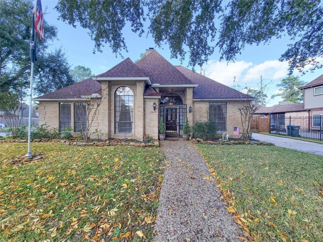 Photo of 5810 Glenmere Lane
