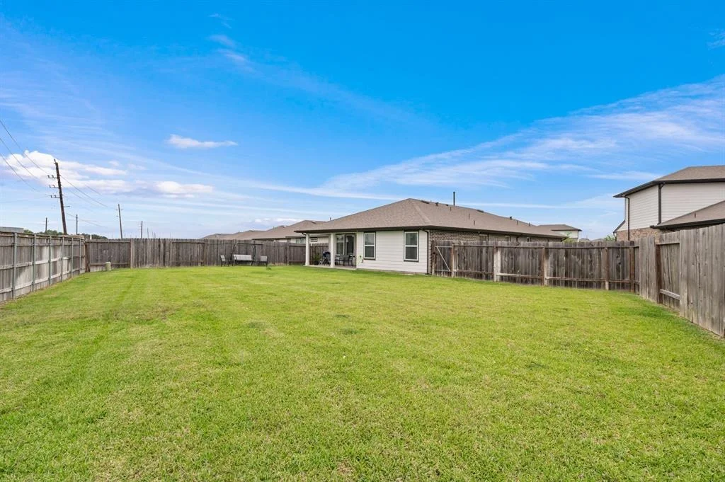 Photo of 7638 Rainham Valley Lane