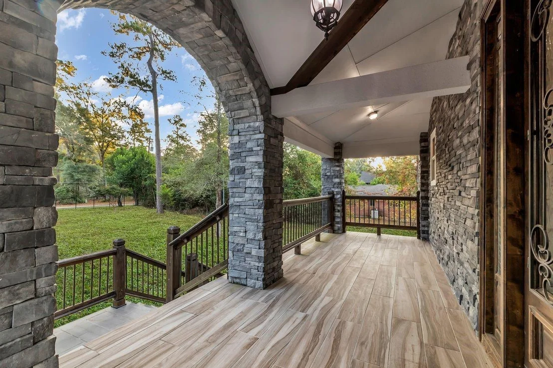 Photo of 83 White Oak Drive N