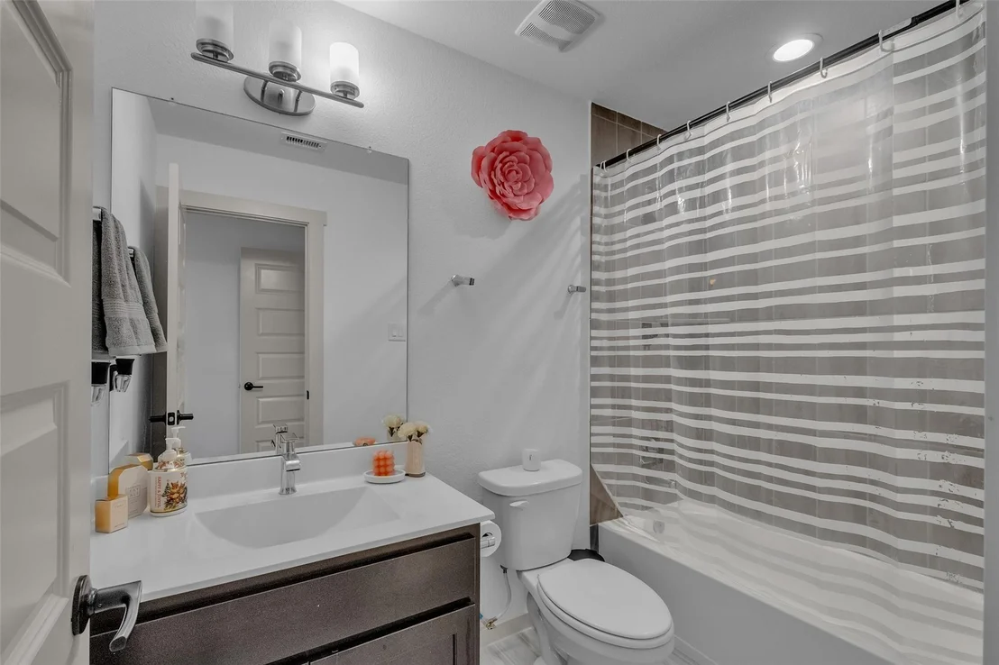 Photo of 28306 Hannahs Harbor Lane
