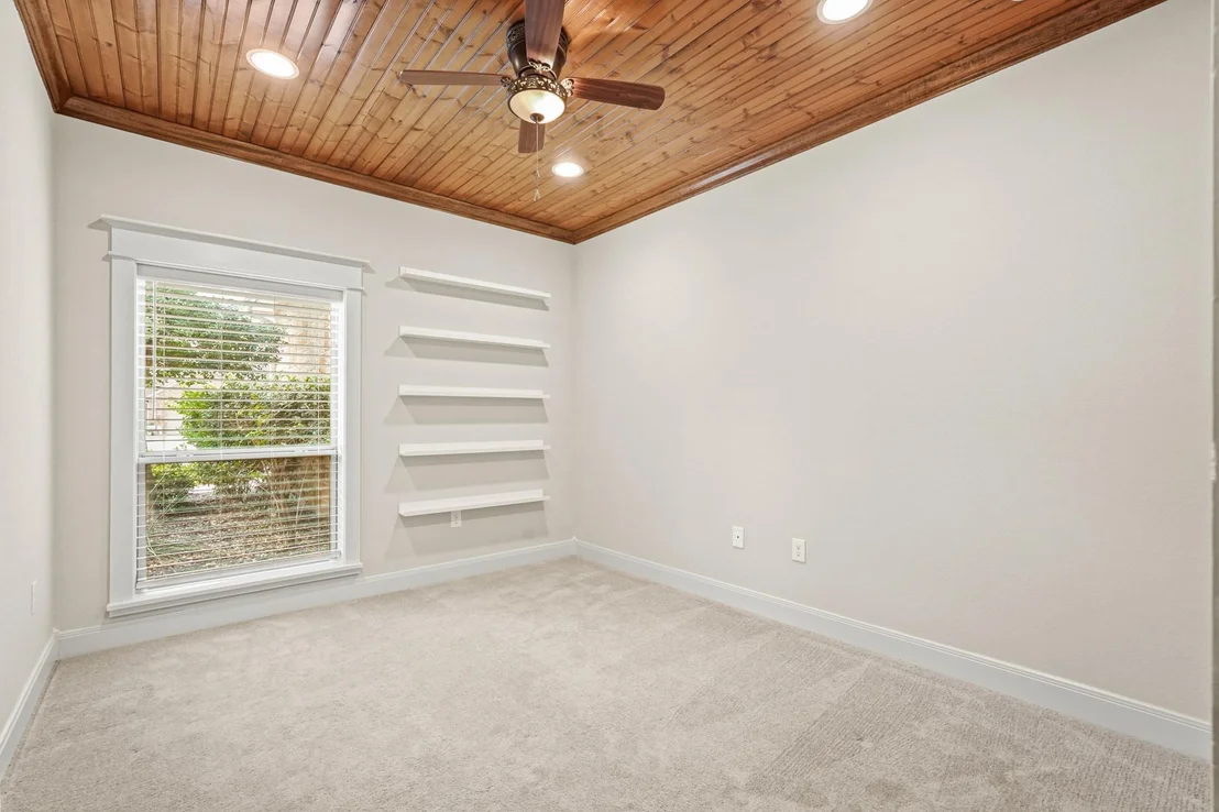 Photo of 2910 Fortuna Drive