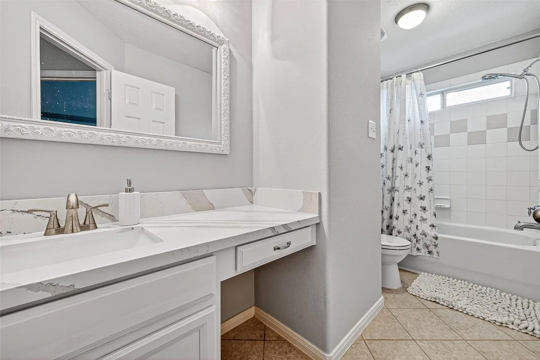 Photo of 1810 Silver Brook Lane