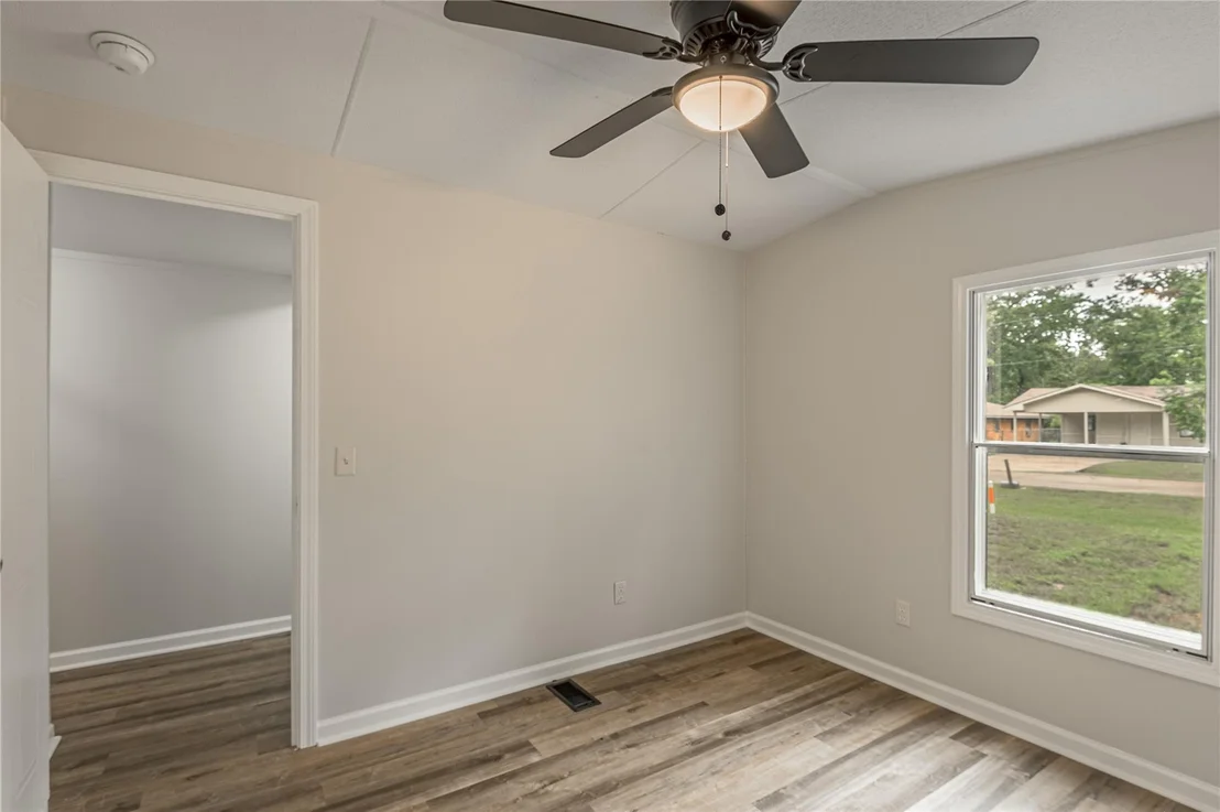 Photo of 352 Cherokee Lane