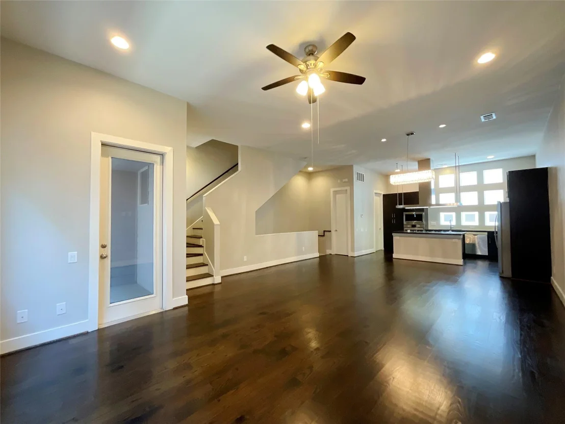 Photo of 2364 Commerce Street