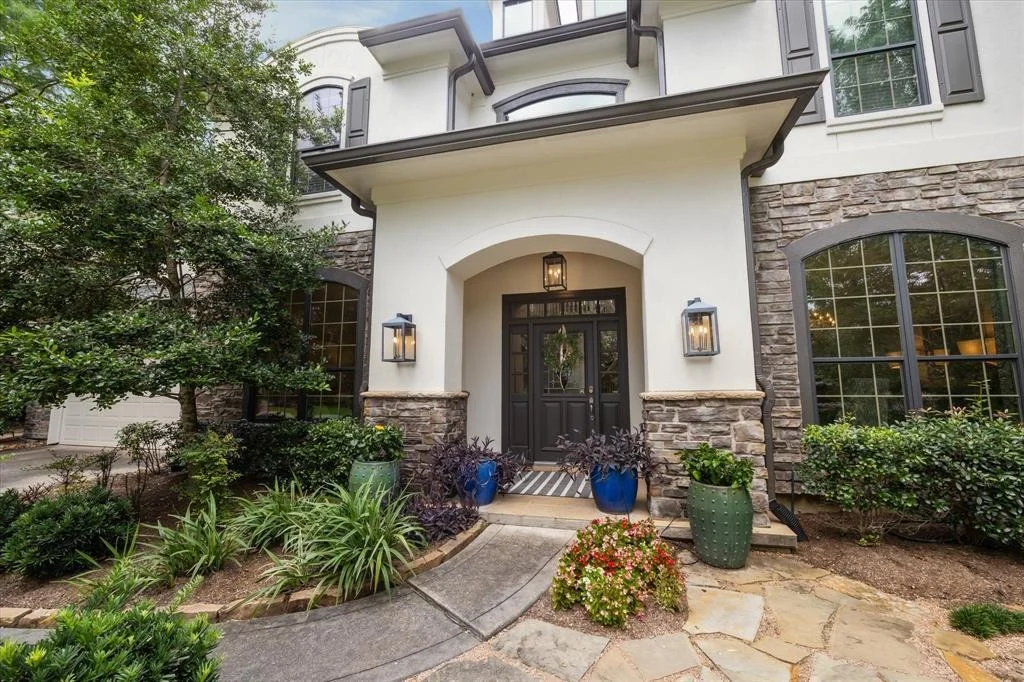 Photo of 63 E Beckonvale Circle