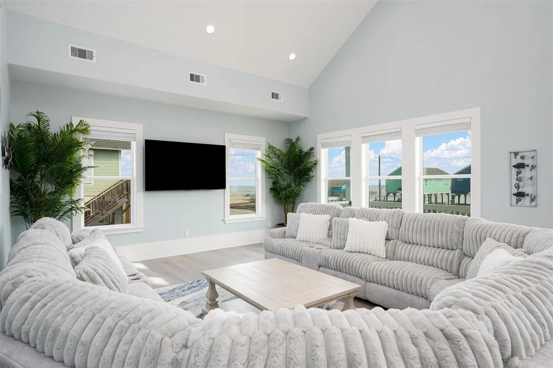 Photo of 2425 Audubon Avenue